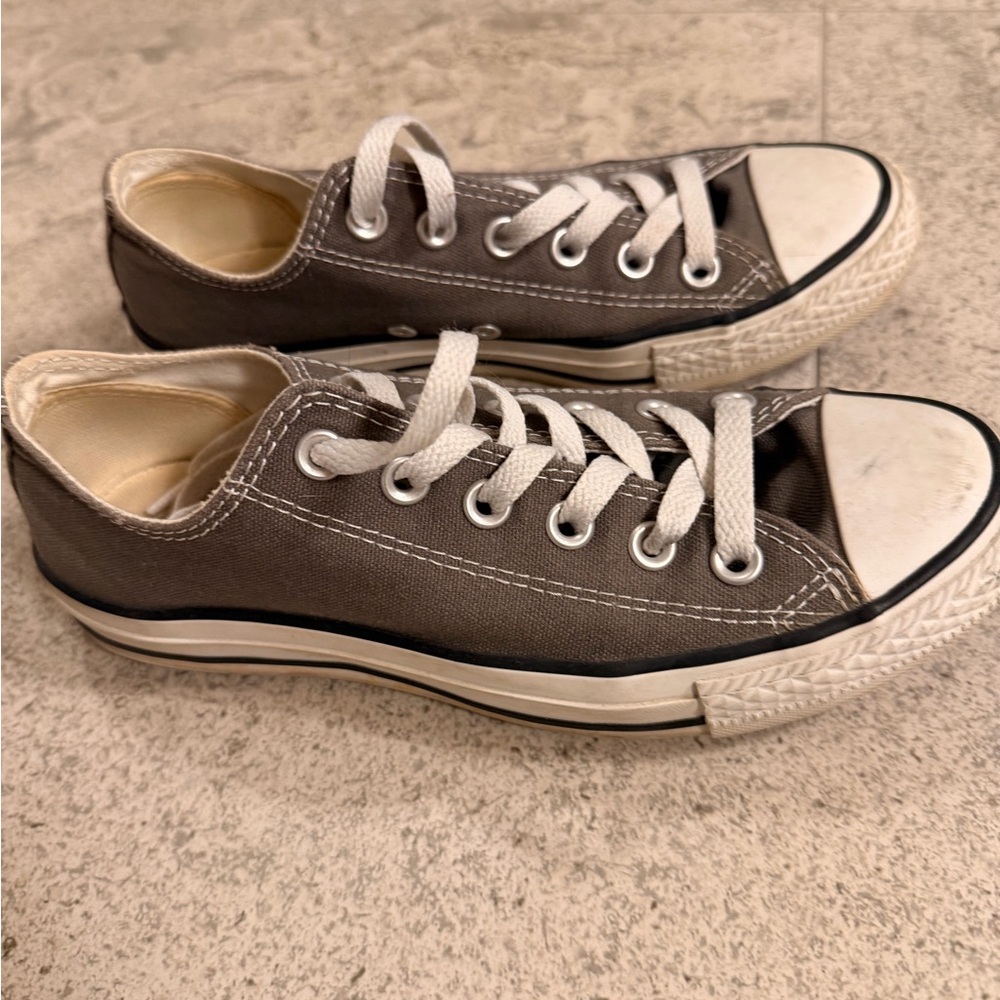 Converse - Picture 2 of 5